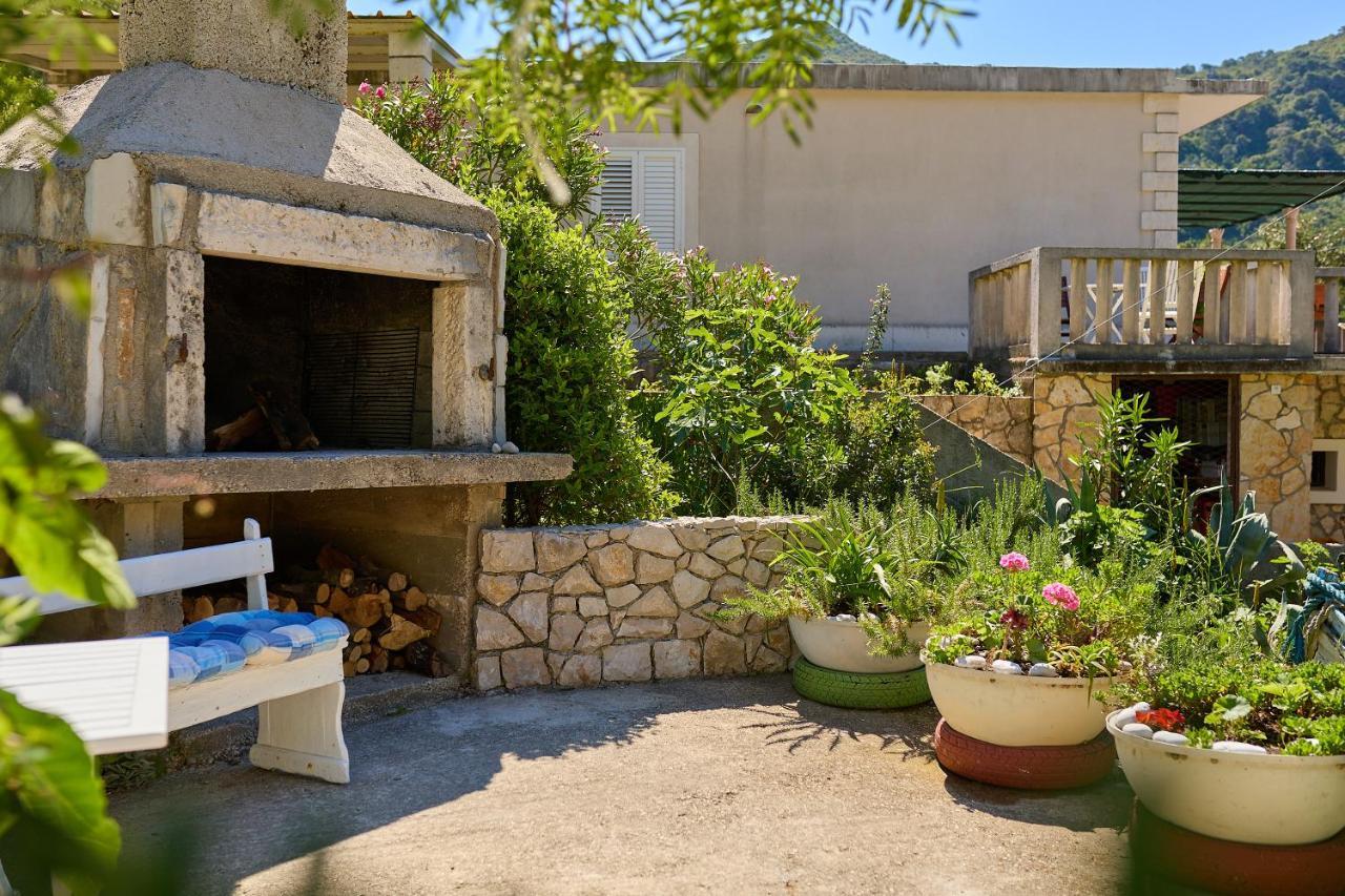 Studio Dolores-Apartment By The Sea Maranovići Εξωτερικό φωτογραφία