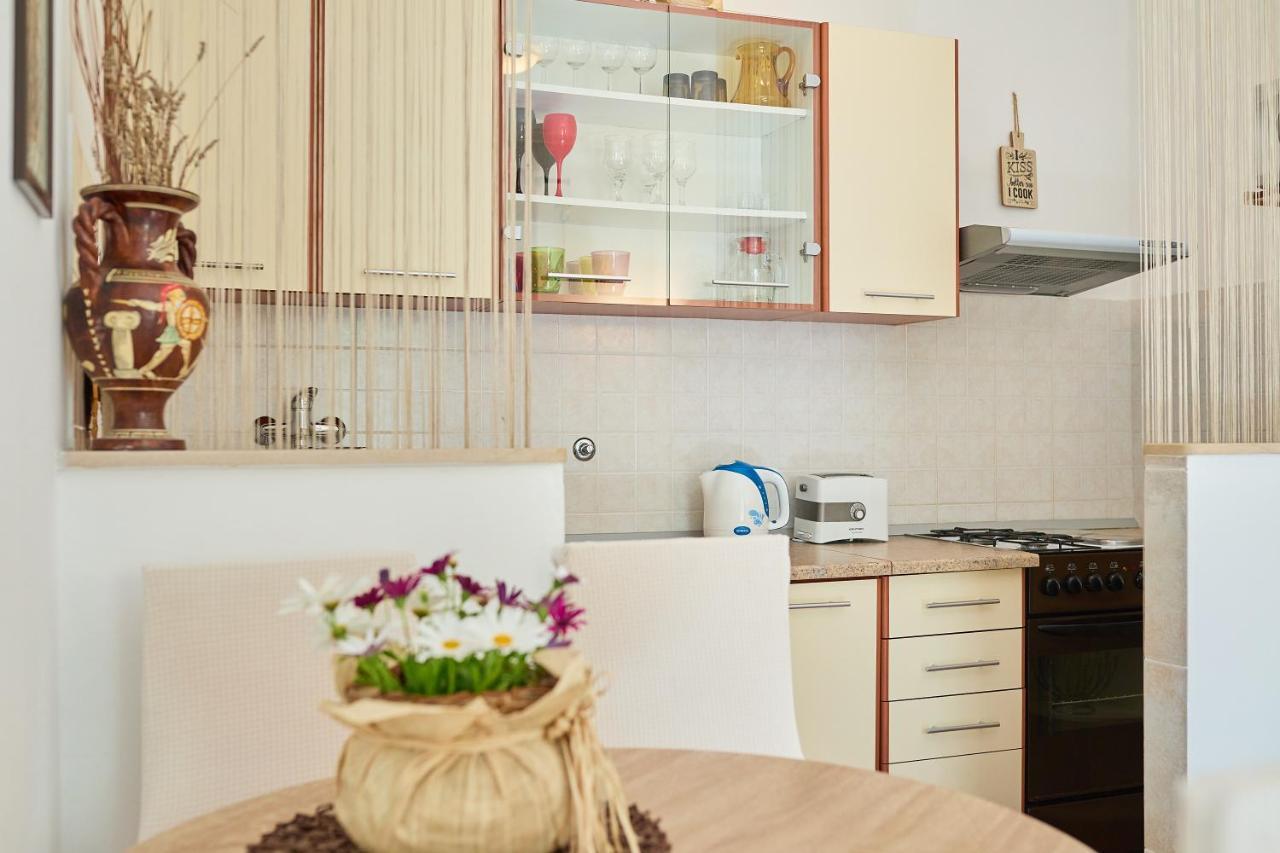 Studio Dolores-Apartment By The Sea Maranovići Εξωτερικό φωτογραφία